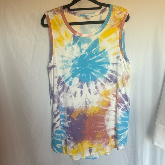 LuLaRoe Tops - Lularoe Coco tank